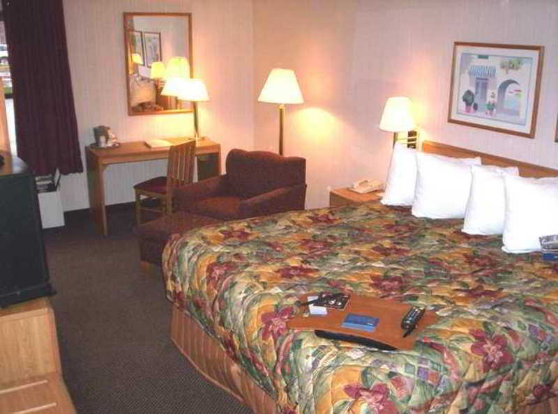 Hampton Inn Detroit Northville Bilik gambar